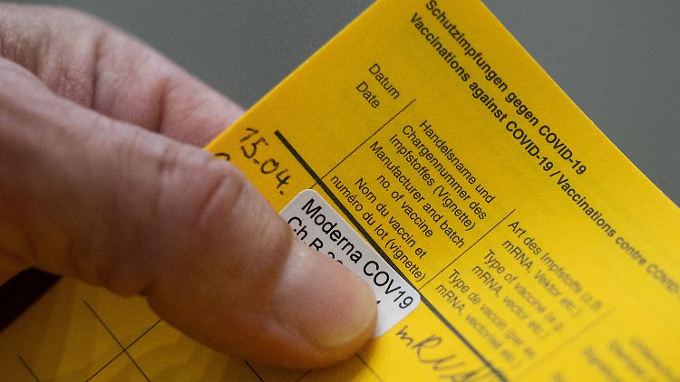 Wenn die Informationen auf dem Impfpass einmal im Netz landen, können sie von jedem genutzt werden - auch für kriminelle Zwecke. 