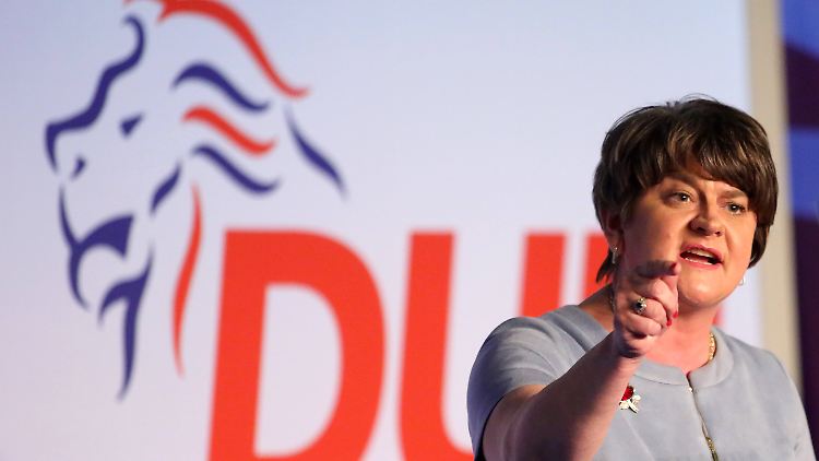 Arlene Foster zieht Konsequenzen.