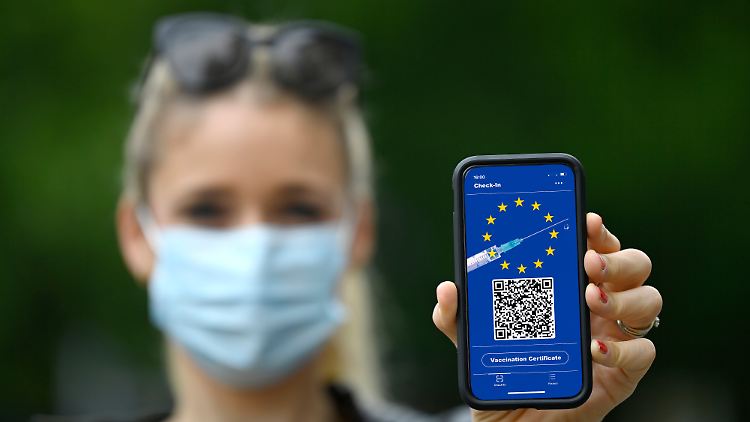 Grundlage für das EU-Dokument ist der gute alte, gelbe Impfpass. Und der ist einfach zu fälschen.