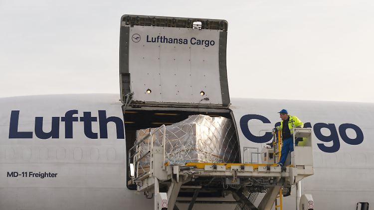 Die Cargo-Sparte flog einen Rekordgewinn ein - der reichte natürlich nicht aus, um das wesentlich wichtigere Passagiergeschäft auszugleichen.