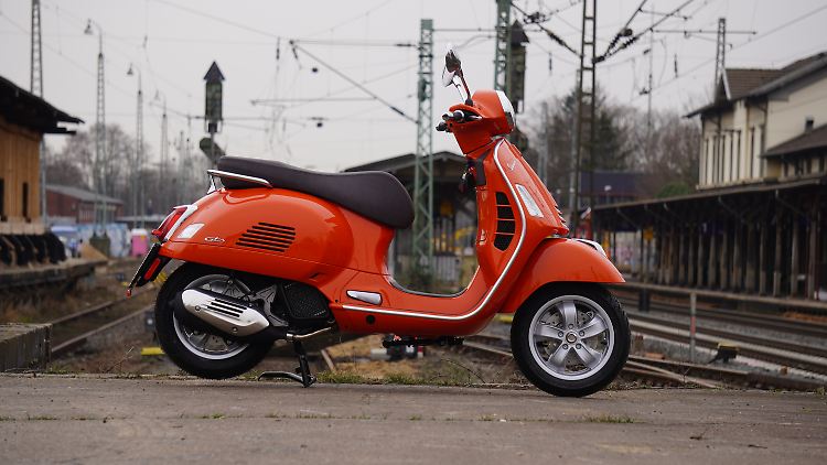 Der typische Vespa-Schick wurde bei der GTS 125 mit moderner LED-Lichttechnik angereichert.