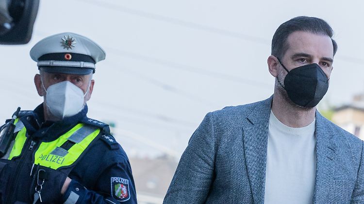Metzelder bei seiner Ankunft am Düsseldorfer Amtsgericht.