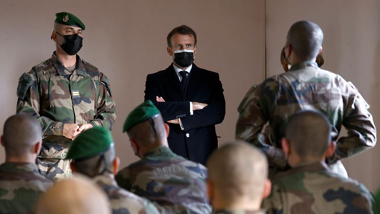 Will sich nicht mit der Armee anlegen: Oberbefehlshaber Macron besucht im März ein Bataillon der Fremdenlegion in Südfrankreich.  