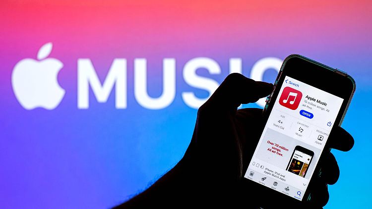 Apple benachteilige andere Anbieter von Musikstreaming-Apps - wirft die EU-Kommission dem Konzern vor.