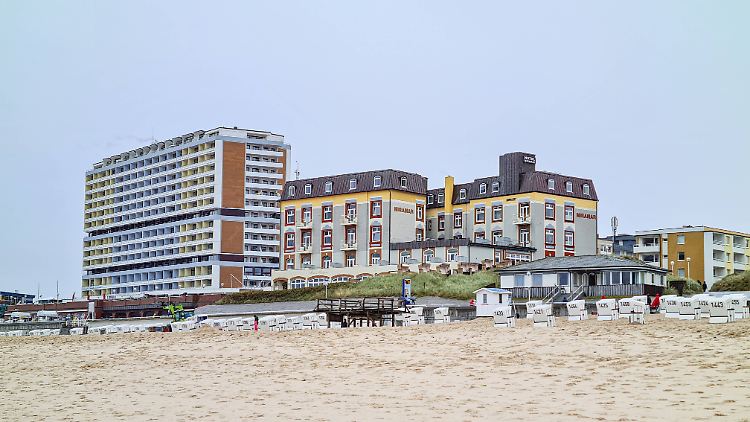 Die Hotels Miramar und Monbijou auf Sylt stehen ab Samstag in einer Tourismus-Modellregion.
