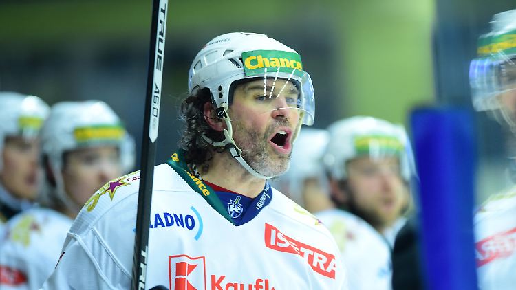 Eishockey-Urgestein Jagr macht weiter.