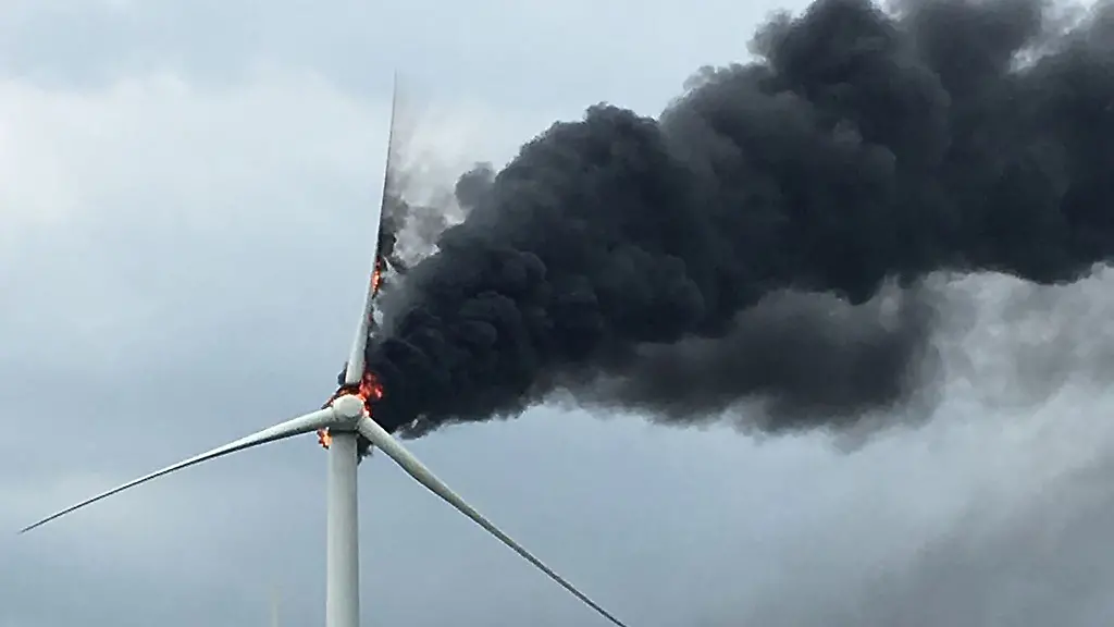 Archivbild-einer-brennenden-Windkraftanlage-in-Brandenburg-Auch-in-Bad-Bentheim-hat-eine-Windkraftanlage-gebrannt