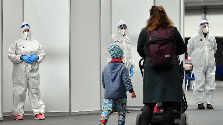 Im Testzentrum in der Messe Erfurt.