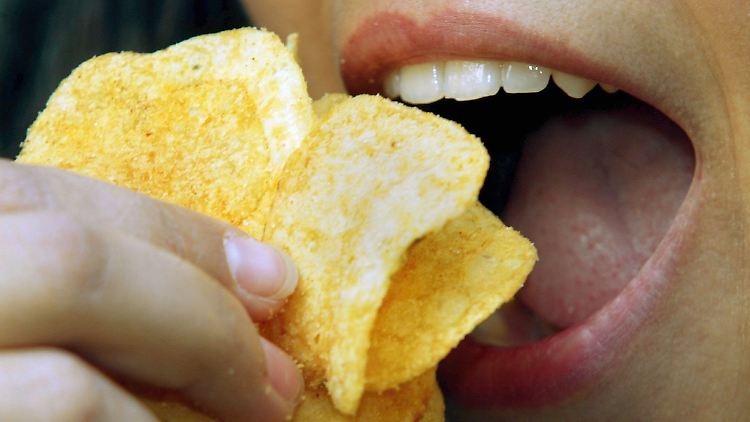 Nur eine Handvoll Chips essen - das fällt vielen Menschen schwer.