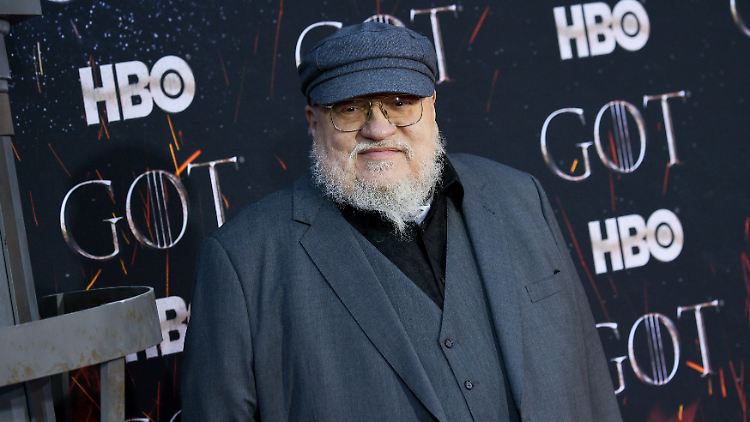 Er hat sich lange gewehrt: Inzwischen besitzt George R.R. Martin aber auch ein Smartphone.