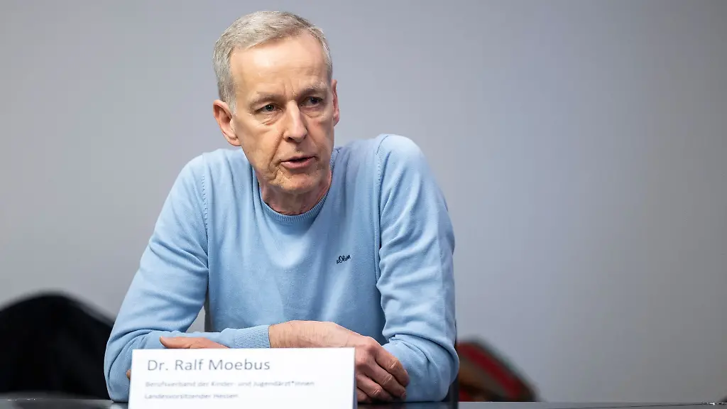 Kinderarzt-Ralf-Moebus-wuenscht-sich-ein-Rezept-auf-Bewegung