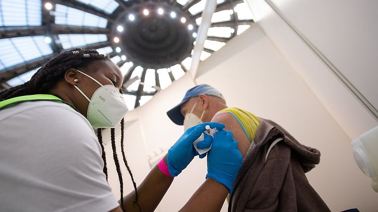 In den vergangenen drei Tagen kamen mehr als 1,3 Millionen Impfungen dazu.