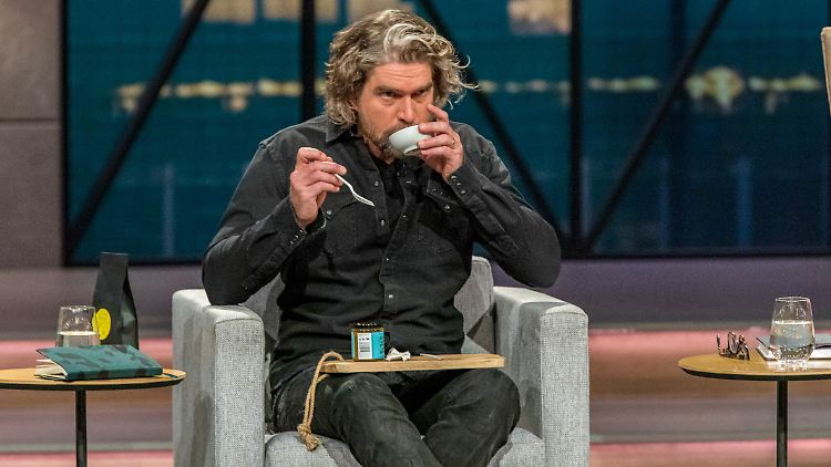 Und? Wie schmeckt es? Nils Glagau testet die Produkte von "Ndeyefoods".