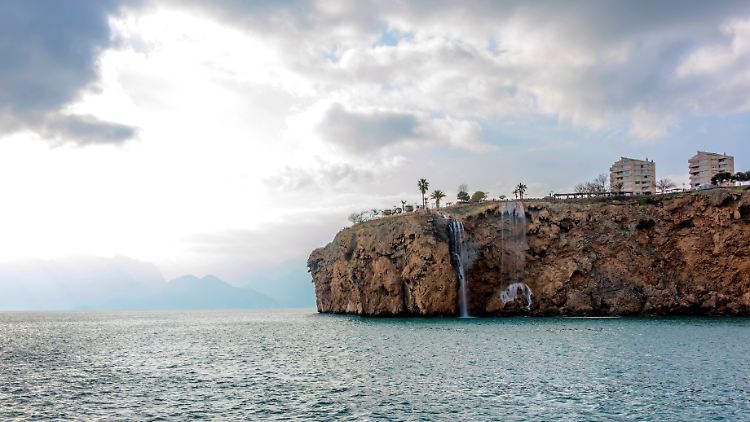Urlaub in Antalya soll im Sommer drin sein, hofft die türkische Regierung.