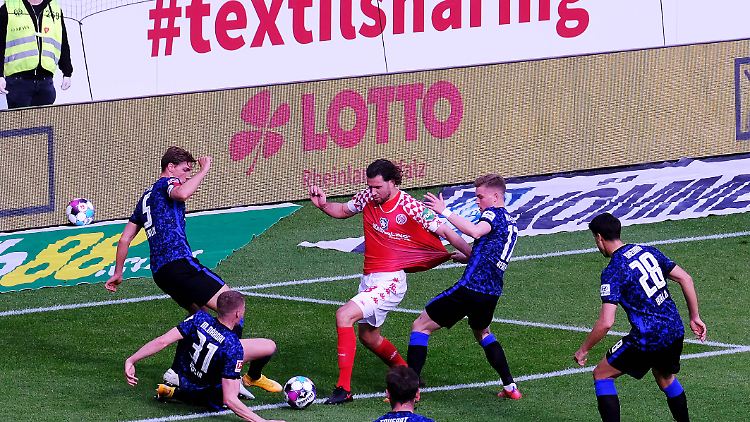 Zähes Ringen ohne Sieger: Mainz 05 und Hertha waren am Ende beide dem Sieg nah, aber keiner konnte ihn sich sichern.
