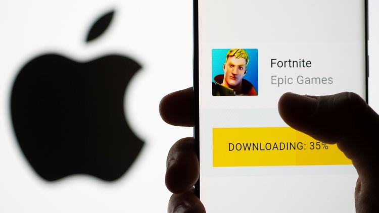 Epic Games wirft Apple eine Monopolstellung im App Store des iPhones vor. Für Käufe in Spielen wie "Fortnite" kassiert Apple 30 Prozent Provision. 