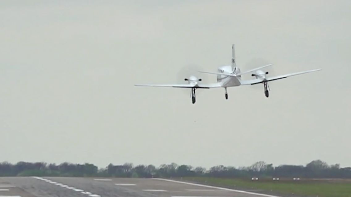 Flugzeug.png