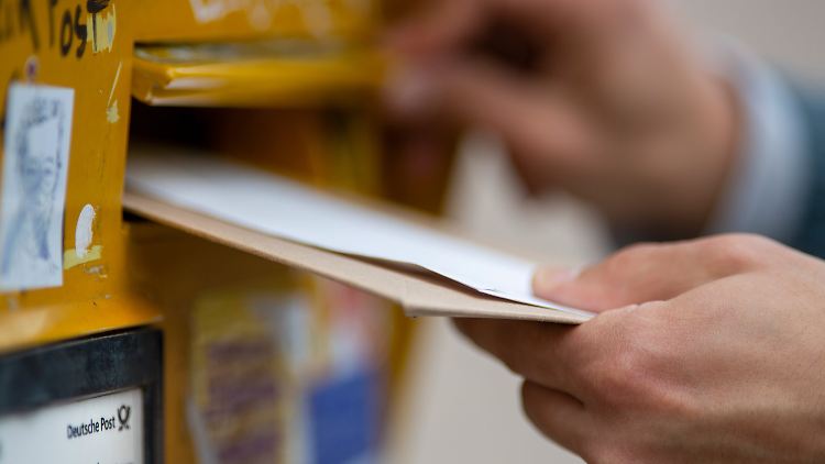 Die Deutsche Post schraubt ihre Ziele für 2021 und 2023 deutlich nach oben.