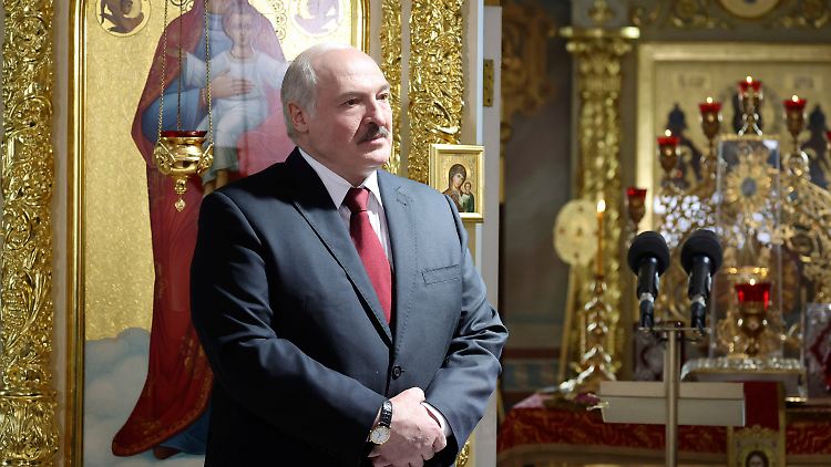 Die Anzeige vier deutscher Anwälte gegen Langzeitmachthaber Alexander Lukaschenko erfolgt im Namen von vier Folteropfern.