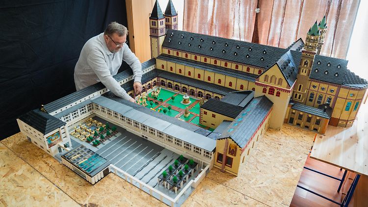"Mein Ziel ist es, dass sich mehr Leute Gedanken über Architektur machen und nicht nur achtlos an Gebäuden vorbeigehen", sagt Dukat.