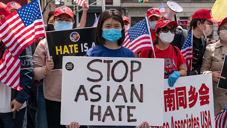 Seit Beginn der Corona-Pandemie nehmen Angriffe auf asiatischstämmige Menschen zu.