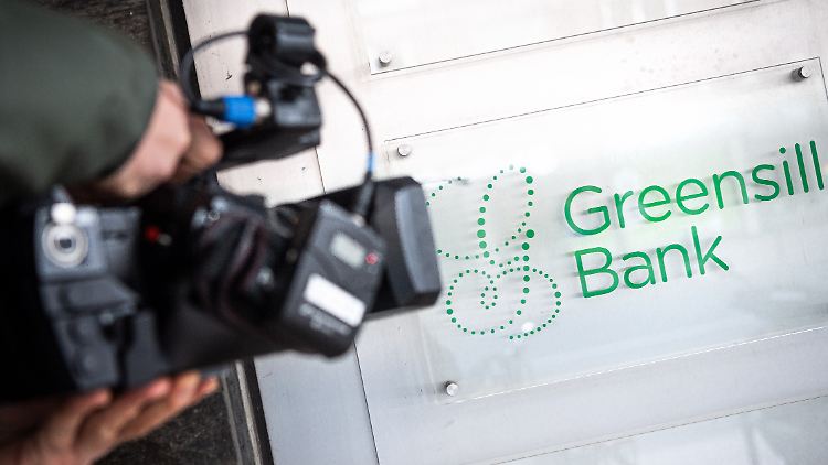 Lange schaute die Bafin offenbar nicht gut genug hin, nun ist die Greensill Bank insolvent. Deutsche Kommunen hoffen, einen Teil ihrer Einlagen zurückzubekommen.