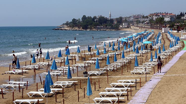 Hier sollen im Sommer wieder viele deutsche Touristen liegen - wie das gehen soll, beraten Berlin und Ankara derzeit.