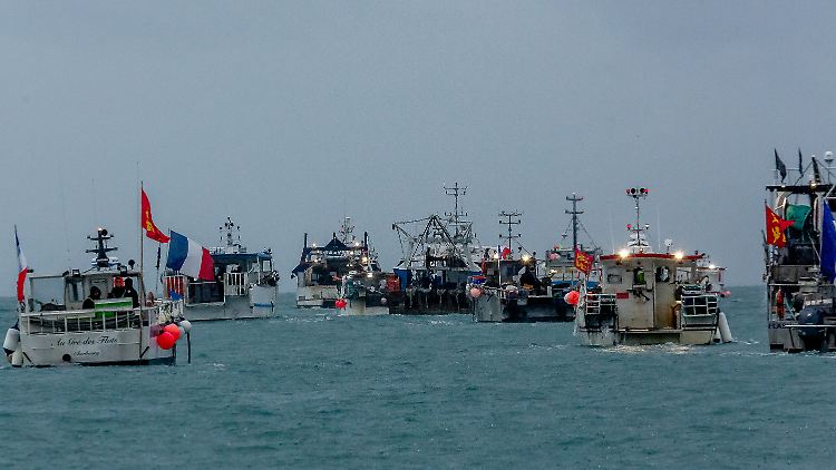 Die französischen Fischer drohten, den Hafen von Jersey zu blockieren.