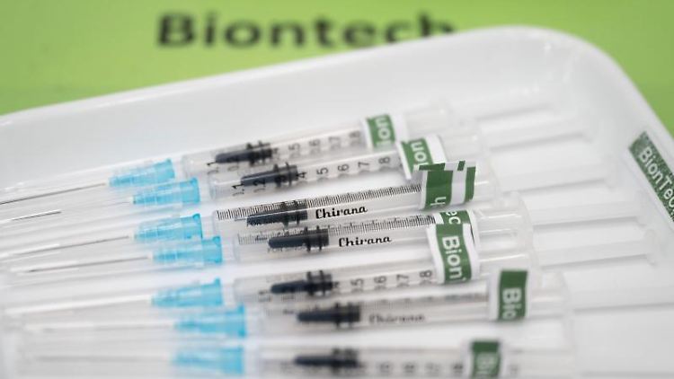 Hält jetzt sechs Mal länger, wenn er nicht angebrochen wurde: Biontech-Impfstoff. 