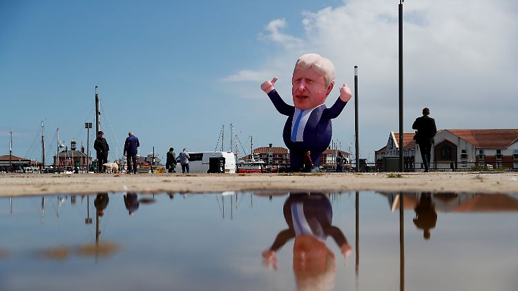 Regionalwahl in Großbritannien: Im englischen Hartlepool gewinnen die Konservativen von Premier Johnson. In Schottland ist alles noch offen.