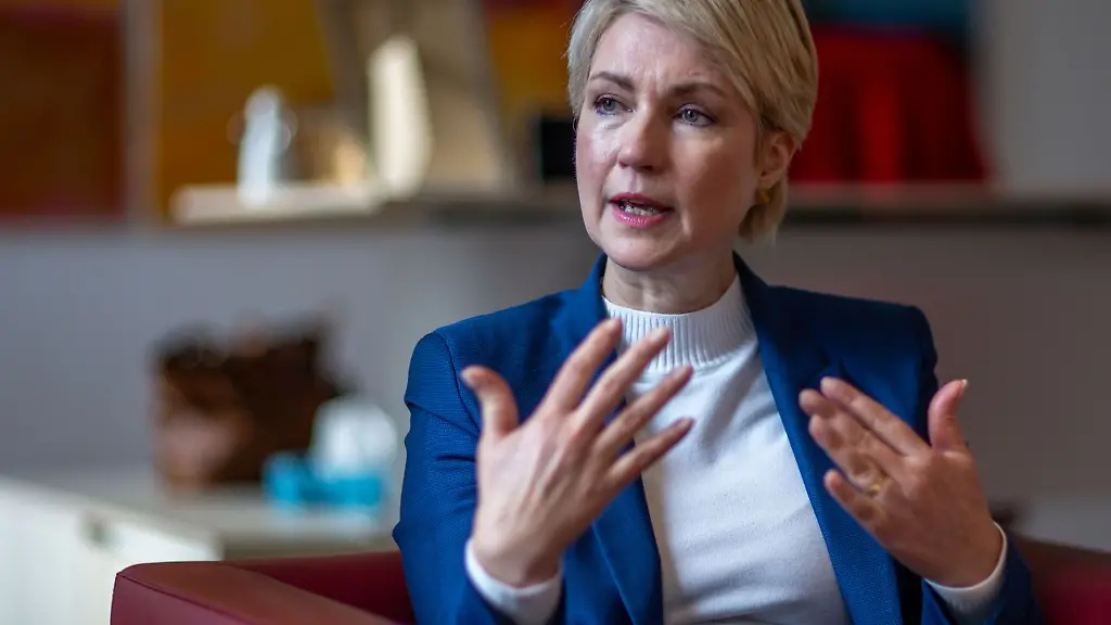 Buerokratieabbau-bleibt-eine-Daueraufgabe-fuer-die-Regierung-in-Schwerin