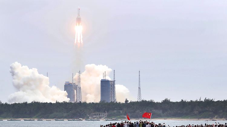 China hatte die unbemannte Rakete namens "Langer Marsch 5B" am 29. April gestartet.