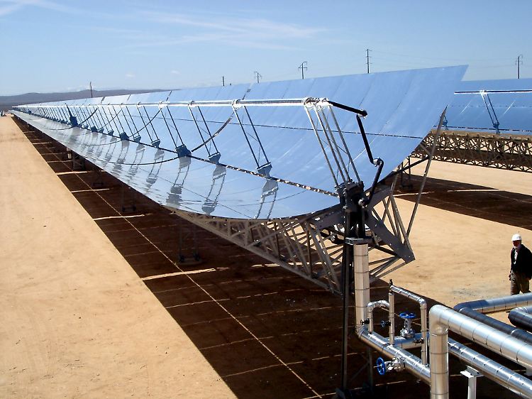 Kollektorenfläche eines solarthermisches Kraftwerks der Solar Millenium AG im US-Bundesstaat Kalifornien.