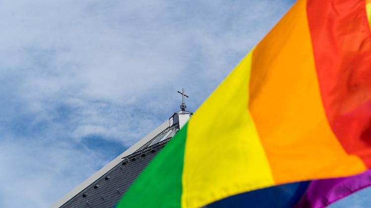 Die Liebe gewinnt immer, sind viele katholische Priester in Deutschland überzeugt.