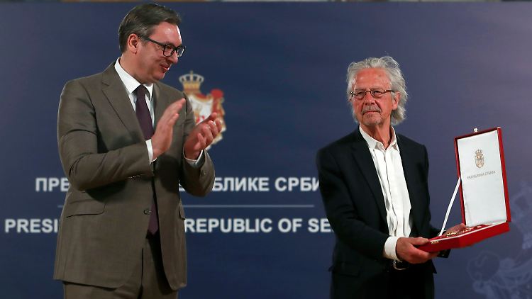 Handke wurde am Sonntag in Belgrad geehrt - zuvor bekam er schon zwei Preise im serbisch geprägten Teil Bosnien-Herzegowinas.