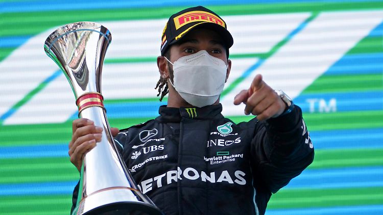Der Titel geht nur über ihn: Lewis Hamilton.