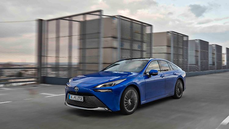 Der Toyota Mirai II ist einer von zwei in Deutschland käuflich zu erwerbenden Brennstoffzellen-Pkw.