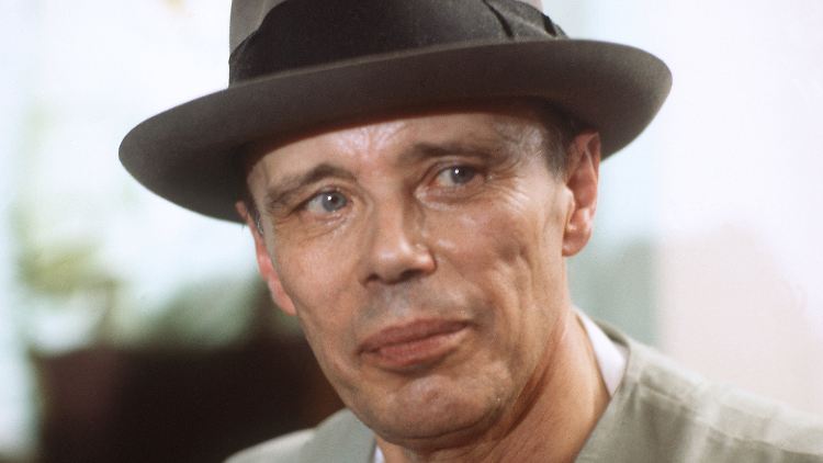 Nie ohne Markenzeichen auf dem Kopf: Joseph Beuys mit seinem Filzhut.
