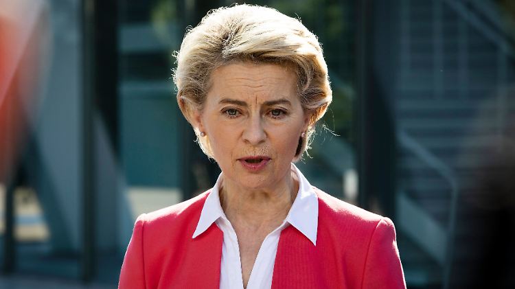 Macht als Großmutter eine neue Erfahrung: Ursula von der Leyen.