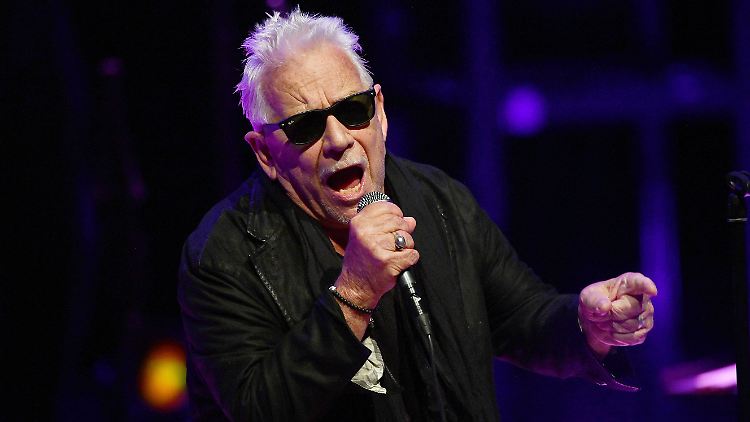 In über 60 Jahren hat Eric Burdon viele Bühnen gesehen - hier 2019 in München.