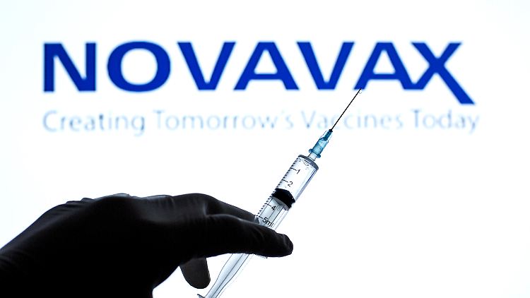 Mit einem Doppelimpfstoff will Novavax ein "wichtiges künftiges Instrument im langfristigen Kampf" gegen Corona und Grippe schaffen.