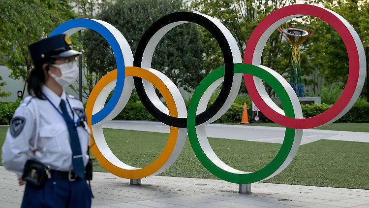 In mehr als zehn japanischen Regionen ist der Notstand verhängt, trotzdem sollen die Olympischen Spiele in Tokio stattfinden.
