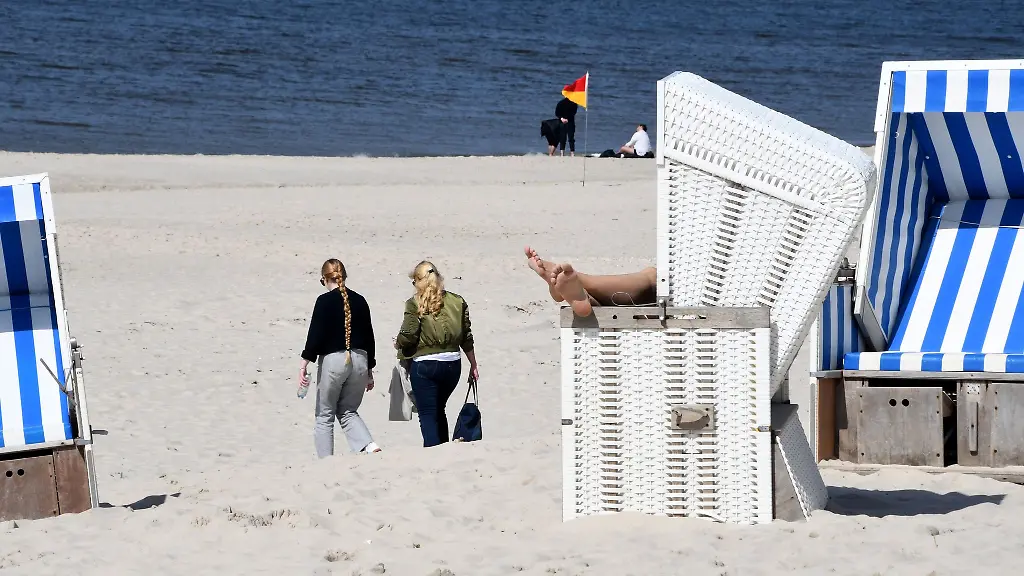 Von-der-medialen-Berichterstattung-lassen-sich-viele-Sylt-Fans-Sylt-nicht-beeindrucken
