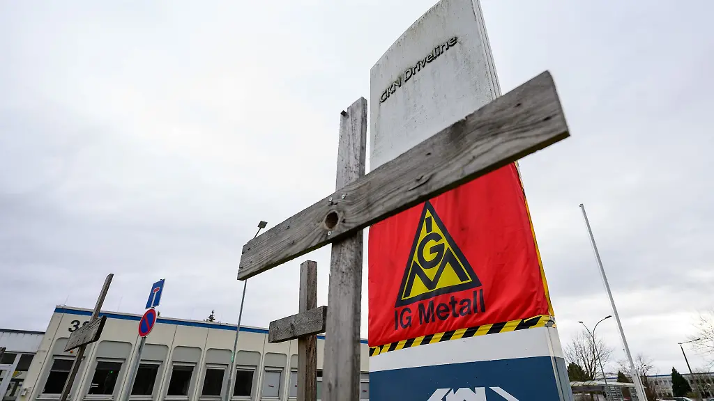 Protest-gegen-die-Schliessung-des-Gelenkwellenwerks-GKN-in-Zwickau