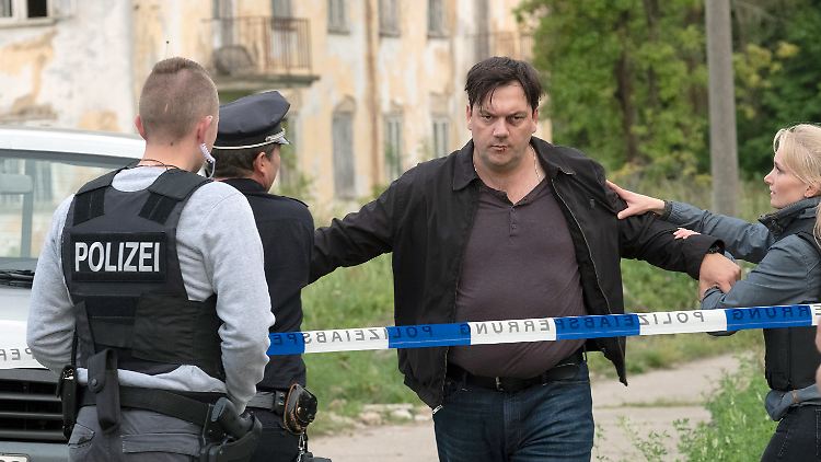 Ein Anblick, von dem der Zuschauer sich verabschieden muss: Charly Hübner als Sascha Bukow