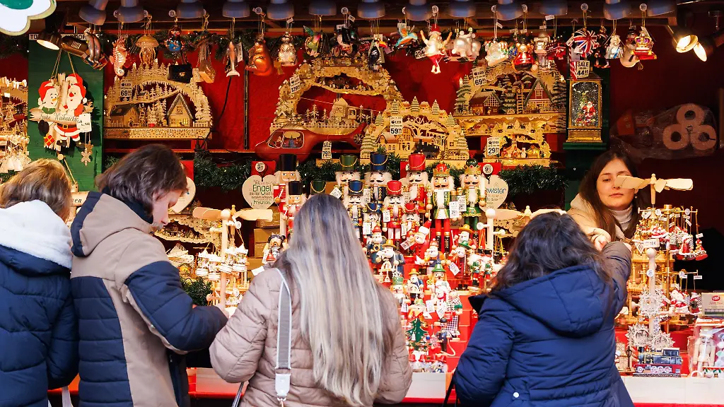 Saarbruecken-ist-mit-dem-Anklang-des-diesjaehrigen-Christkindlmarktes-zufrieden