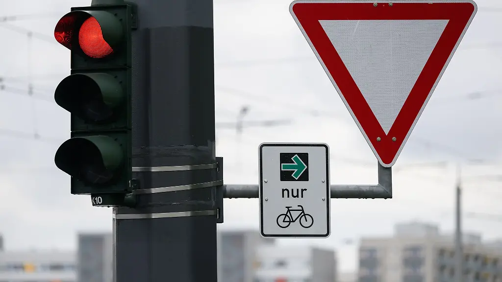 Der-Gruene-Pfeil-fuer-Radfahrer-soll-den-Verkehrsfluss-verbessern