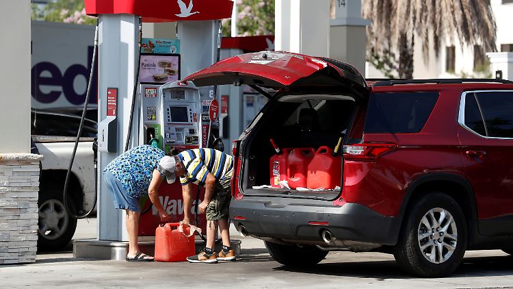 Die Preise an den Tankstellen sind hoch wie seit 2014 nicht. Viele Autofahrer decken sich ein.
