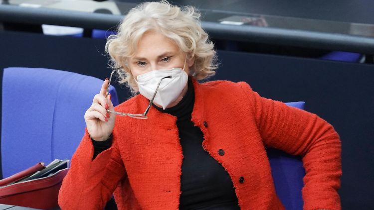 Christine Lambrecht stellt das baldige Ende von Freiheitsbeschränkungen in Aussicht.
