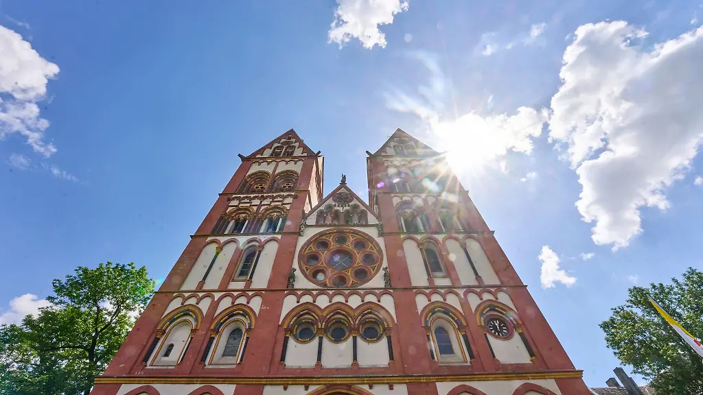 Die-Auseinandersetzung-fand-unweit-des-Doms-statt